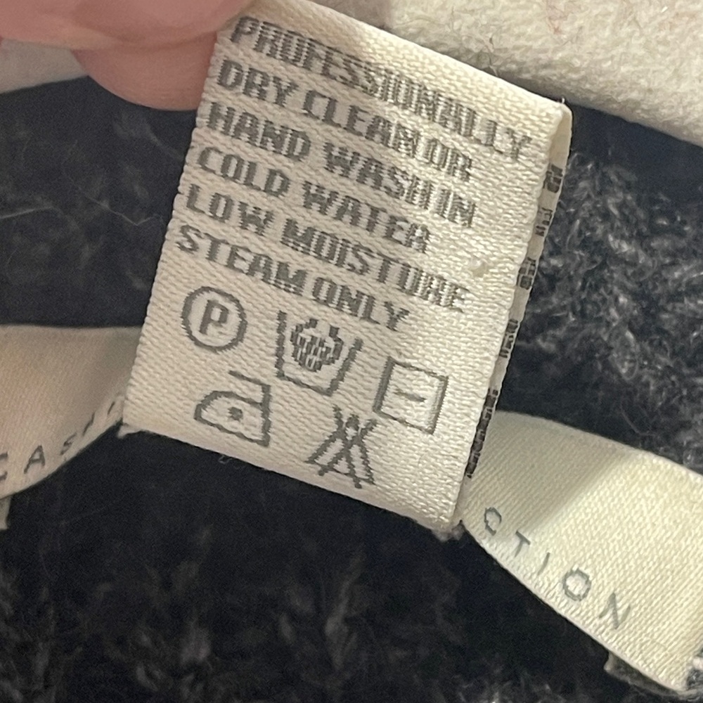 Neiman Marcus Collection Gray 100% Cashmere Button Front Cardigan Sweater Medium - Picture 4 of 5